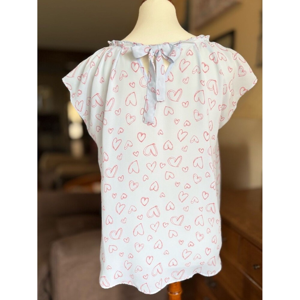 LC Lauren Conrad Blue Top with Pink Heart Print Flutter Sleeves and Back Bow - Picture 4 of 9